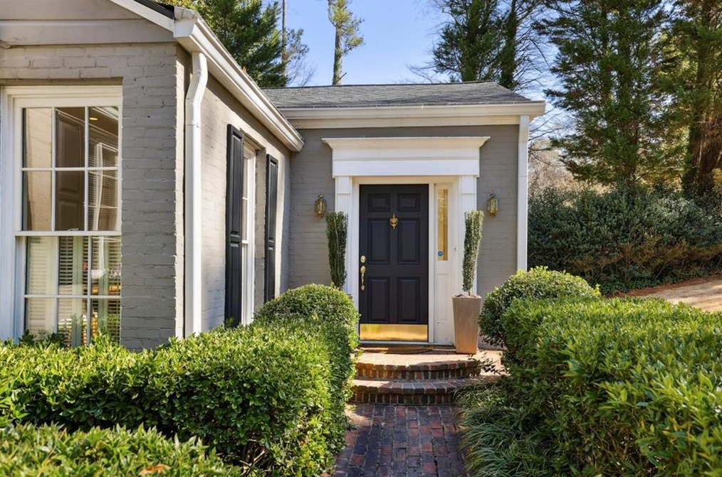 376 Allison Dr, Atlanta, GA 30342-4503
