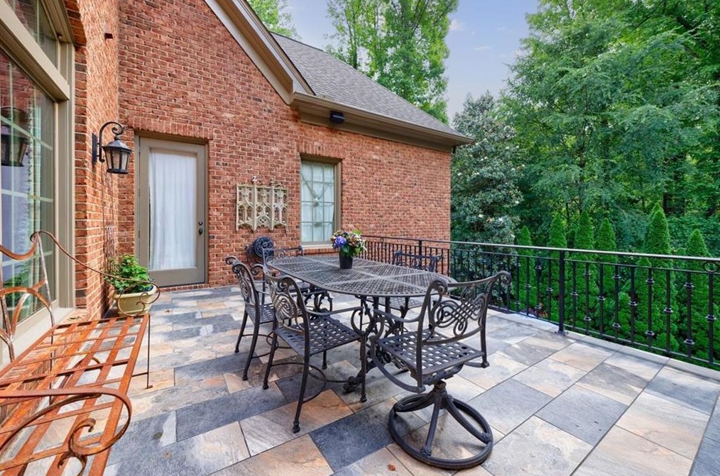 2904 Thurleston Ln, Duluth GA 30097-7470 exterior