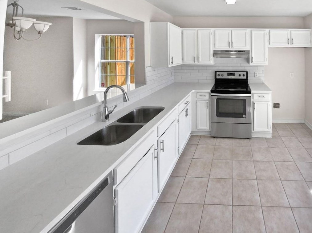 3947 Oak Glenn Dr, Duluth, GA 30096-5654