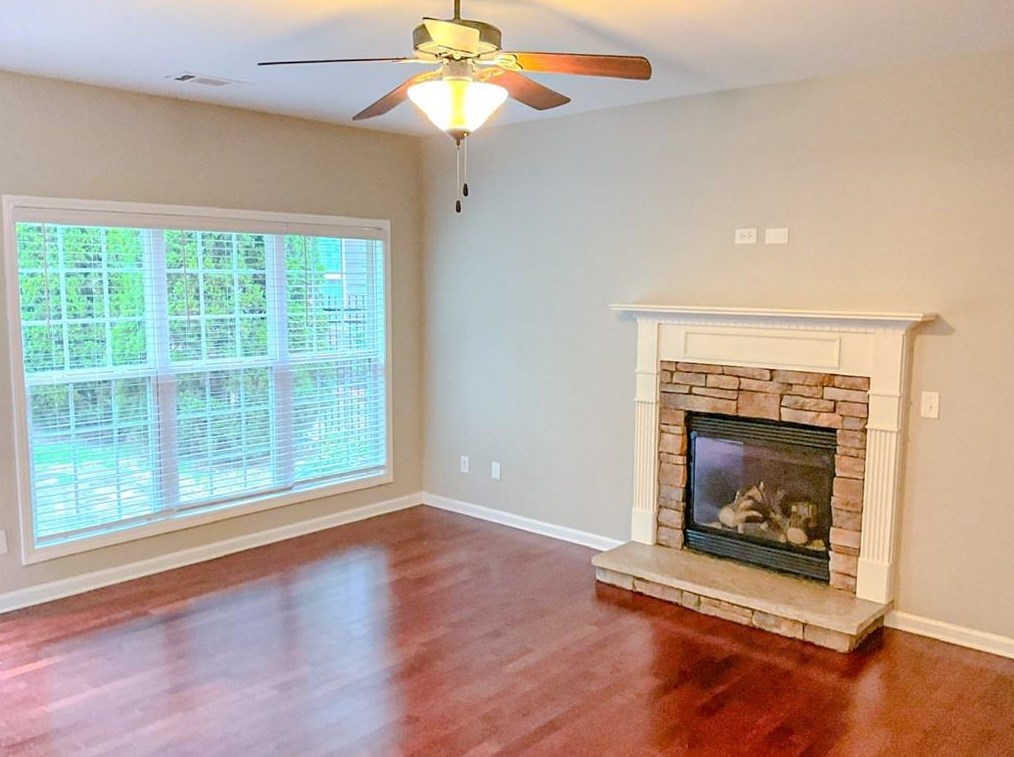 7959 Larksview Dr, Fairburn, GA 30213