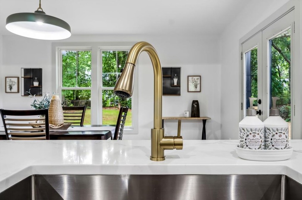 1100 Forrest Blvd, Decatur GA  30030-4736 exterior