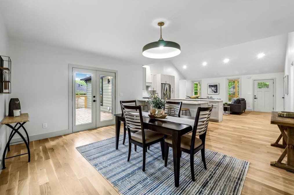 1100 Forrest Blvd, Decatur GA  30030-4736 exterior