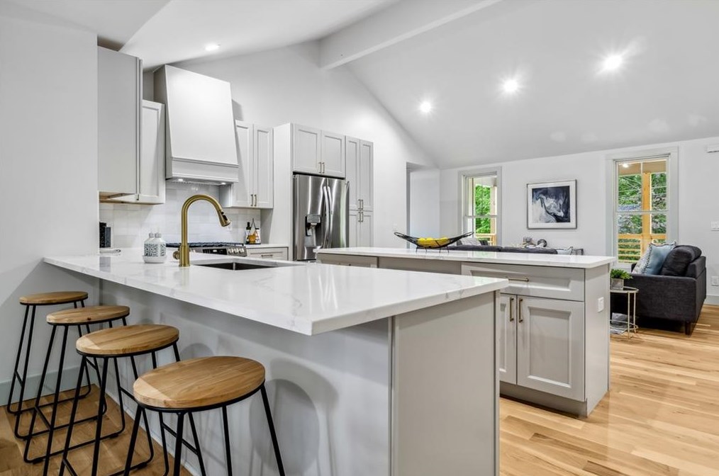 1100 Forrest Blvd, Decatur GA  30030-4736 exterior