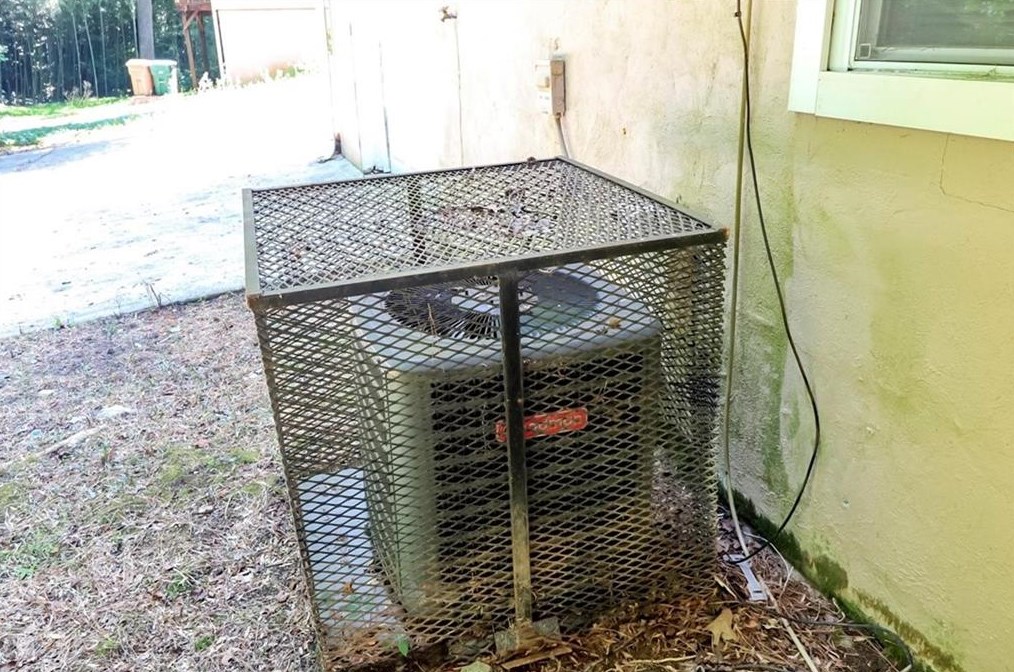 3868 Vly Brk Rd, Lithonia GA 30039-4281 exterior