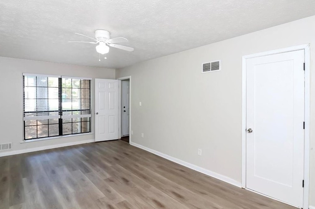 3868 Vly Brk Rd, Lithonia GA 30039-4281 exterior