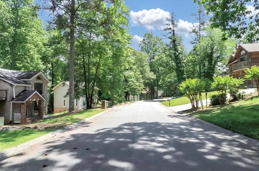 3868 Vly Brk Rd, Lithonia GA 30039-4281 exterior