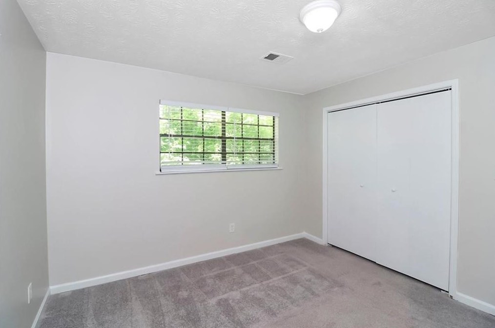 3868 Vly Brk Rd, Lithonia GA 30039-4281 exterior