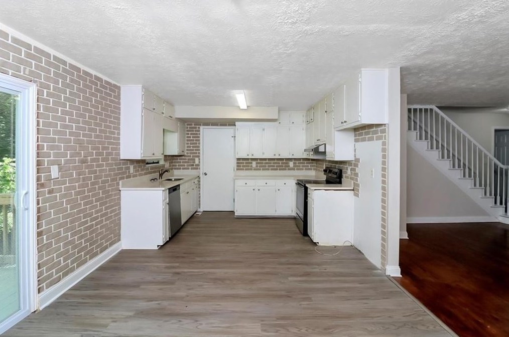 3868 Vly Brk Rd, Lithonia GA 30039-4281 exterior