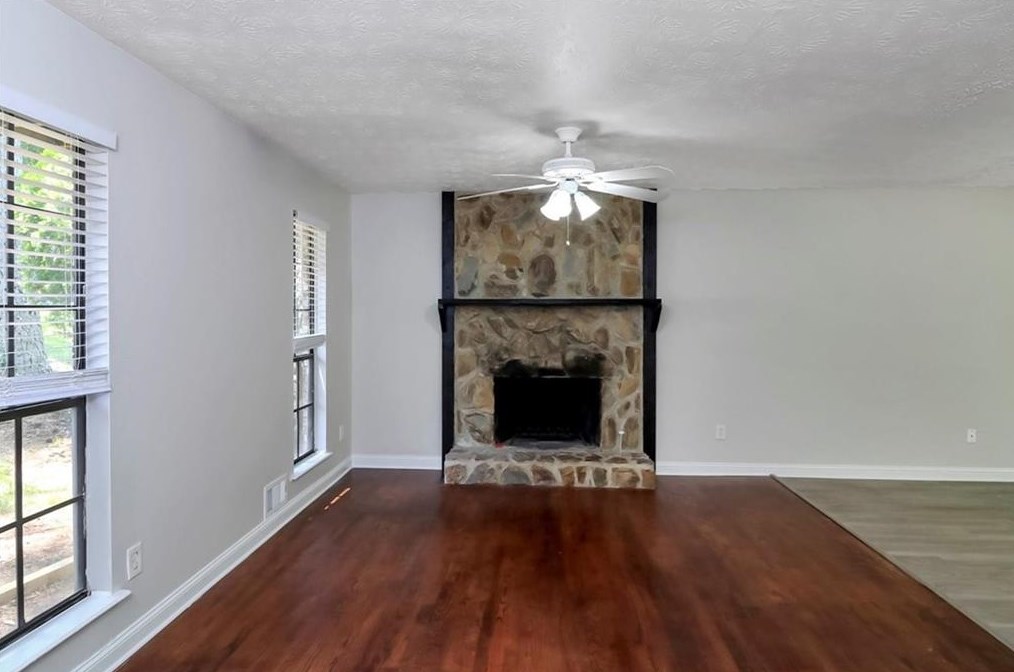 3868 Vly Brk Rd, Lithonia GA 30039-4281 exterior