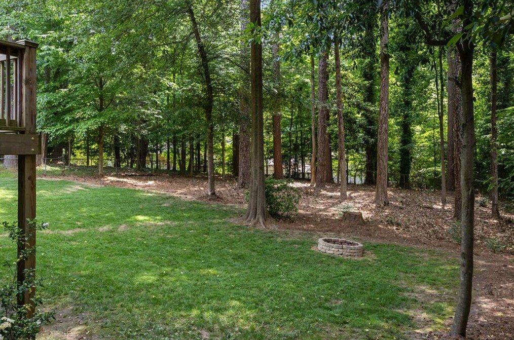 3660 Woodstream Cir, Atlanta GA  30319-2139 exterior