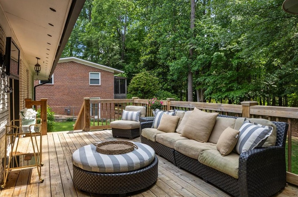 3660 Woodstream Cir, Atlanta GA  30319-2139 exterior