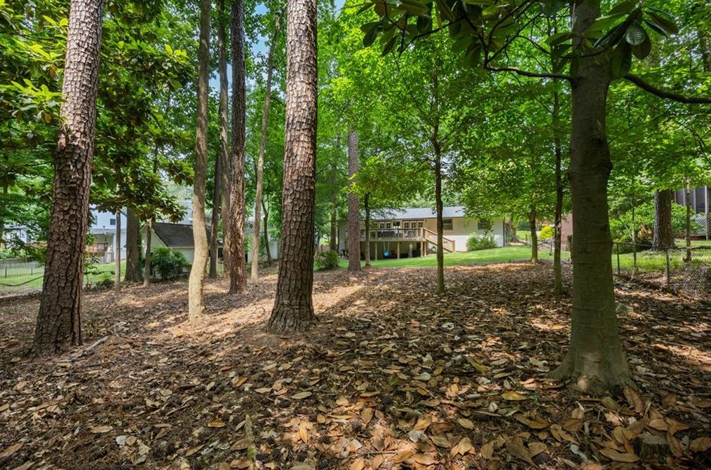 3660 Woodstream Cir, Atlanta GA  30319-2139 exterior