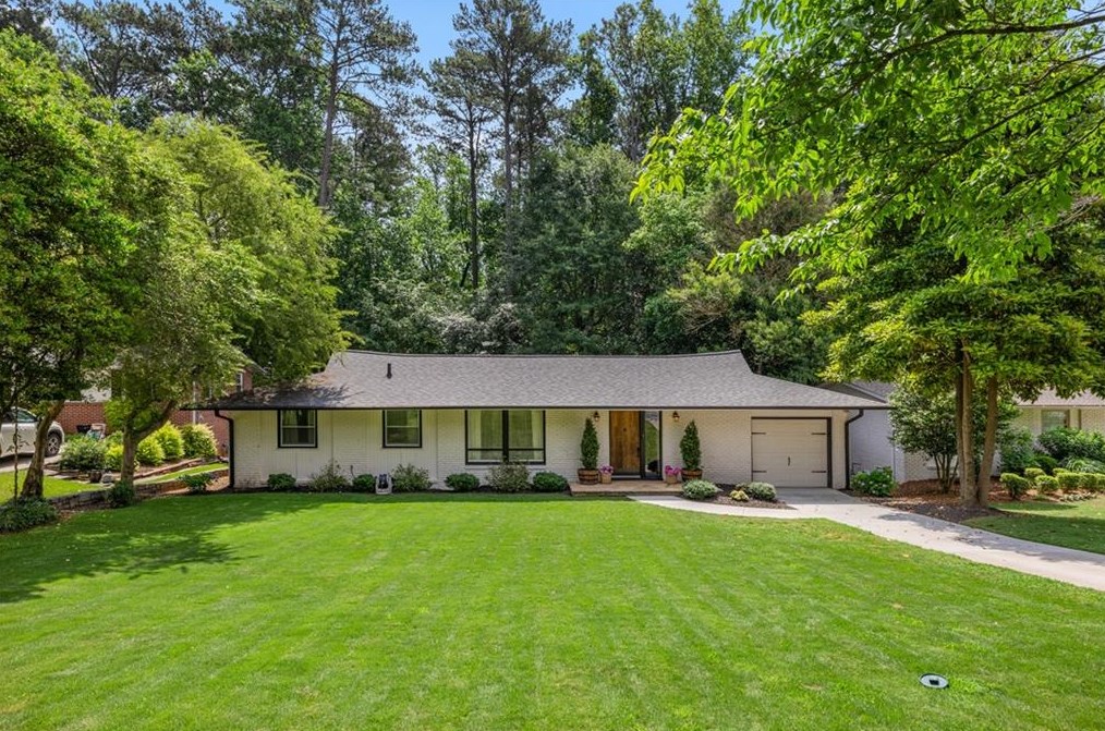 3660 Woodstream Cir, Atlanta GA  30319-2139 exterior