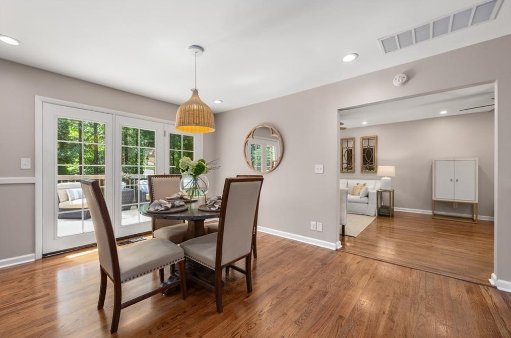 3660 Woodstream Cir, Atlanta GA  30319-2139 exterior