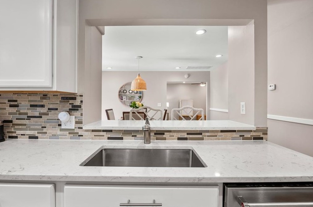 3660 Woodstream Cir, Atlanta GA  30319-2139 exterior
