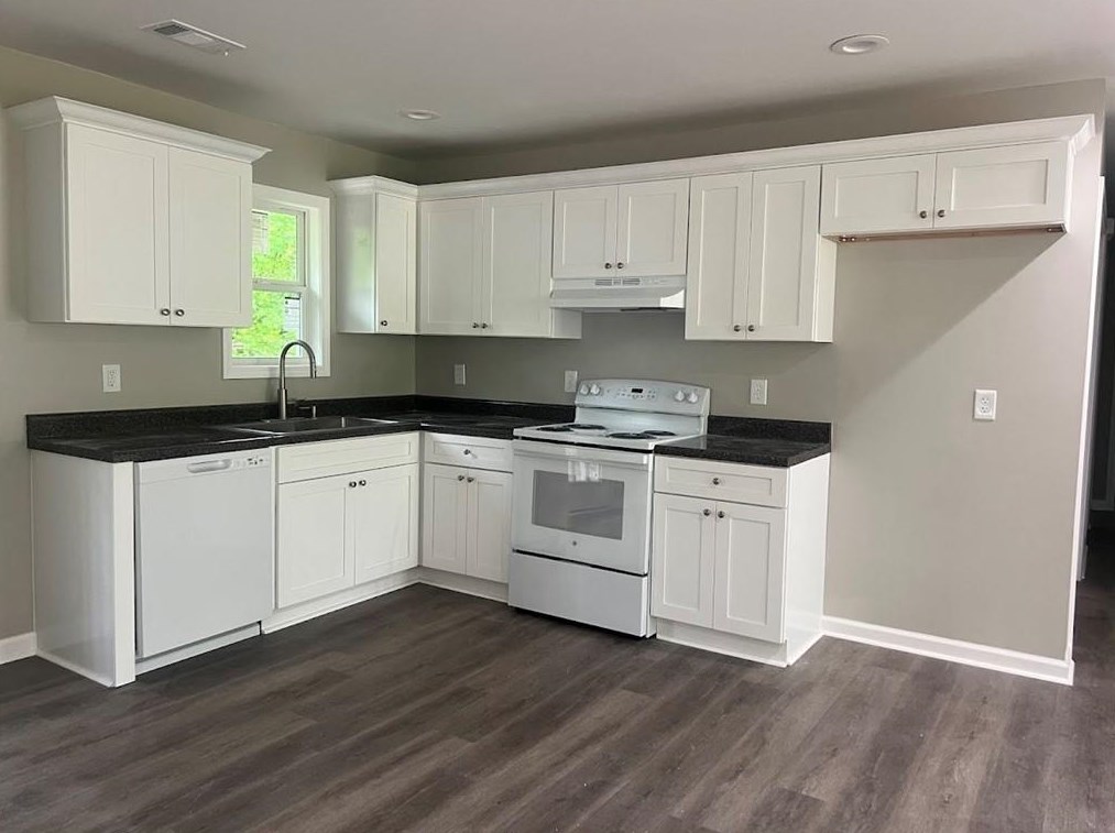 1996 Chestnut Log Dr, Lithia Springs, GA 30122