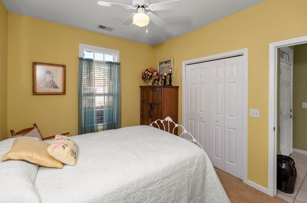 204 Regency Ln, Calhoun GA 30701-3543 exterior