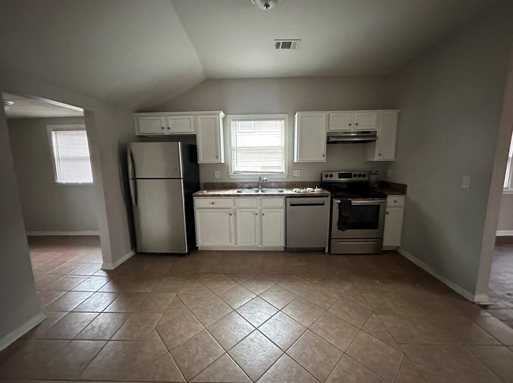 3238 Pebble Dr, Atlanta GA 30344-5416 exterior