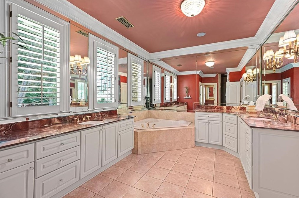 1168 Buckhead Valley Ct, Atlanta GA 30324-2793 exterior