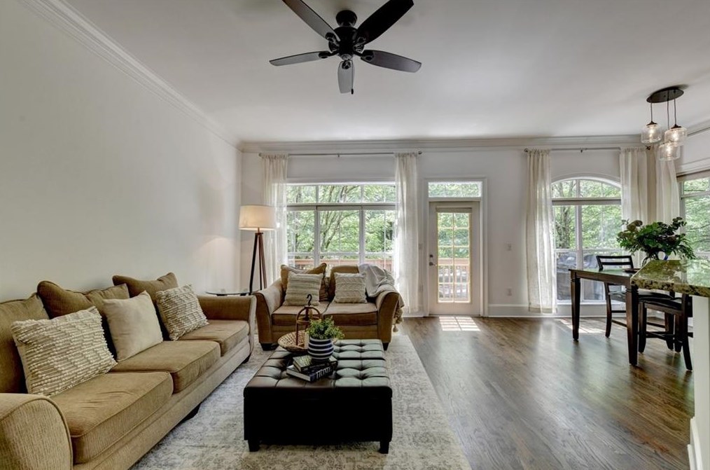 5438 Glenridge Vw, Atlanta GA  30342-1737 exterior