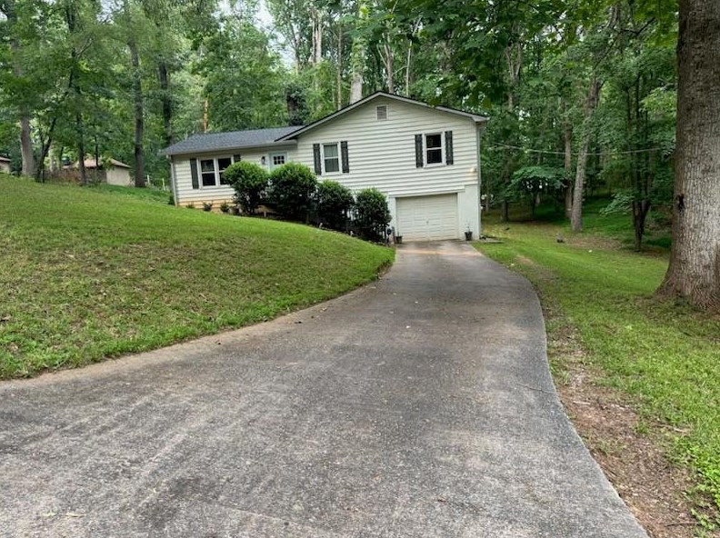 155 Oak Forest Dr, Holly Springs, GA 30115