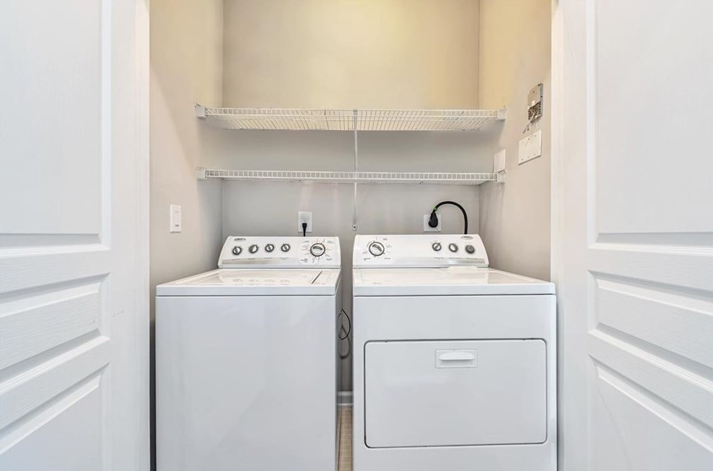 10 Perimeter Summit Blvd, Atlanta GA  30319-1496 exterior