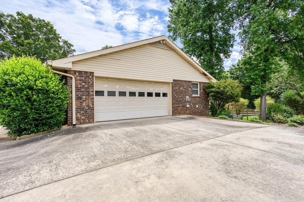 45 Country Roads Dr, Stockbridge GA  30281-1342 exterior