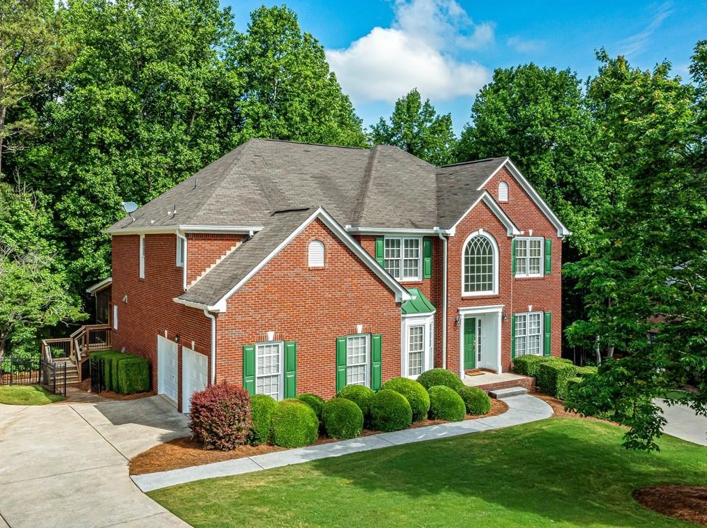 1016 Bradshaw Estates Dr, Holly Springs, GA 30115-6528