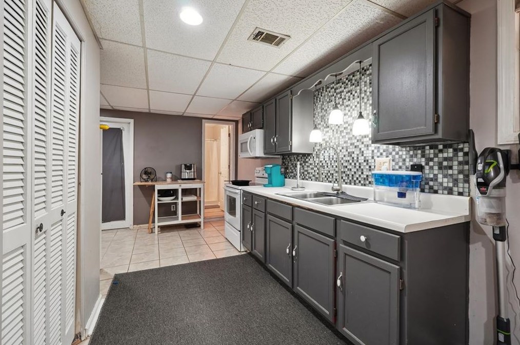 5008 Old Ivy Rd, Duluth GA 30096-2939 exterior