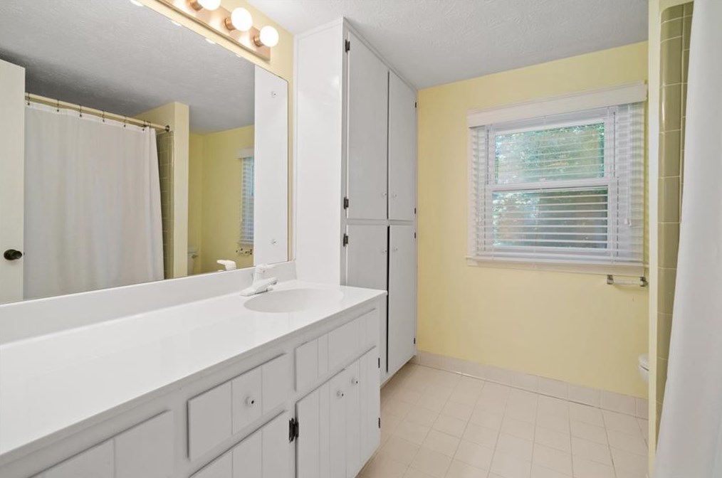 2514 Springdale Dr, Lithonia GA 30078-3763 exterior