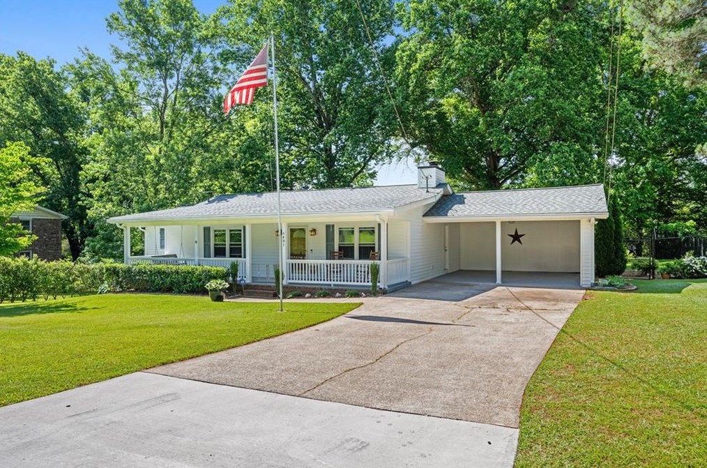 6481 Chickasaw Dr, Douglasville, GA 30135-4615