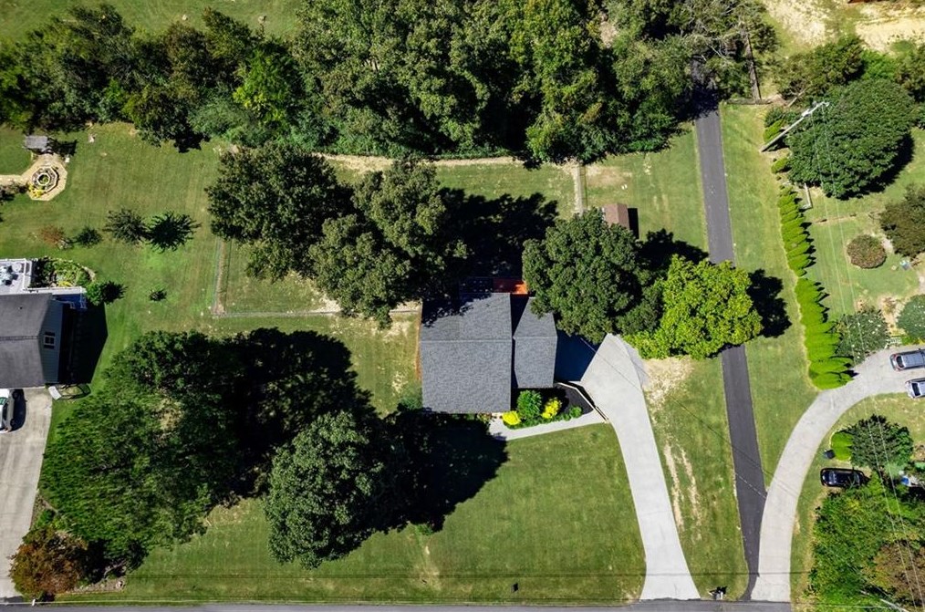 338 Jo Ann Dr, Calhoun, GA 30701-4612
