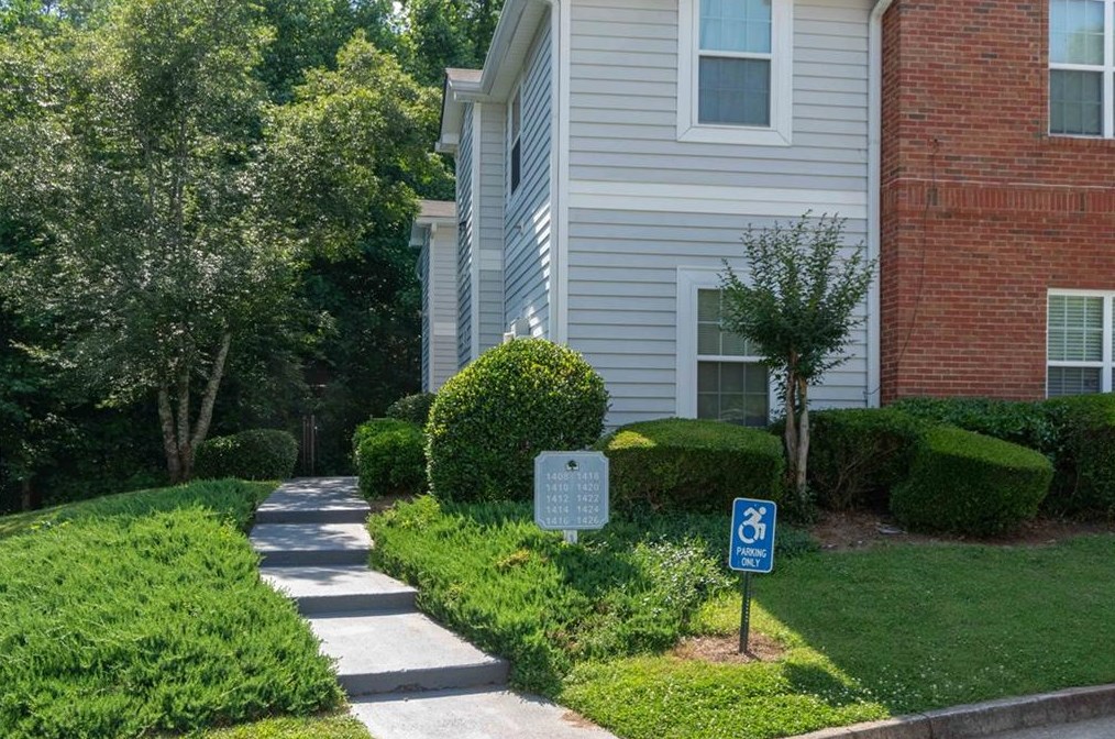 1408 Orchard Park Dr, Stone Mountain, GA 30083