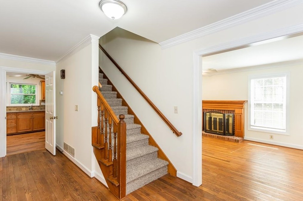 1401 Wood Pond Cv, Stone Mountain, GA 30083-1231