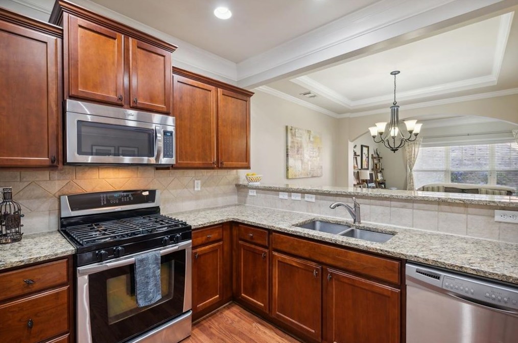 11057 Grey Owl Rd, Alpharetta GA  30022-2470 exterior