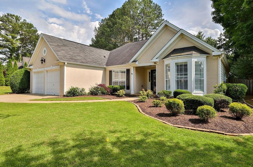 545 Olde Lauren Ct, Alpharetta, GA 30022-7594