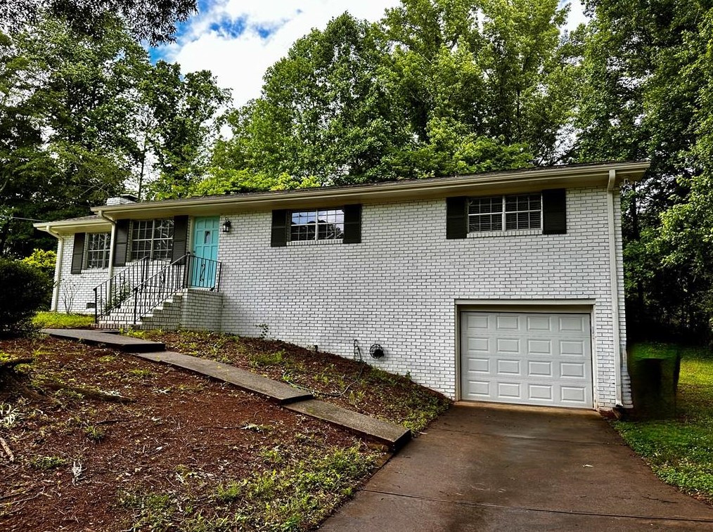 145 Timberland St, Holly Springs, GA 30188