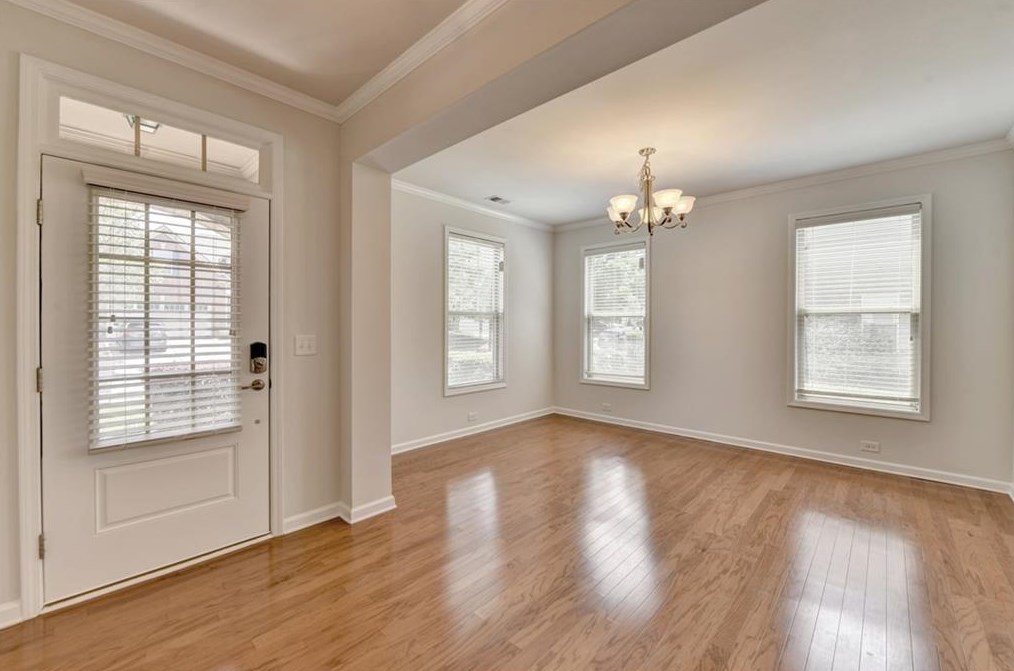 3614 Fallen Oak Ln, Buford, GA 30519