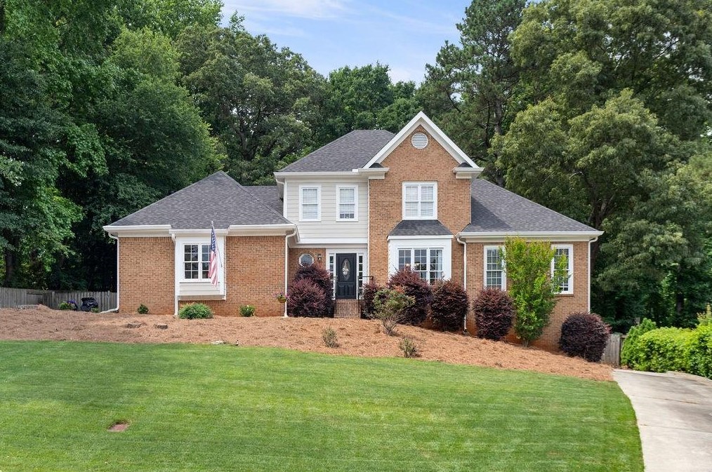 135 Bent Oak Way, Suwanee, GA 30024-1784