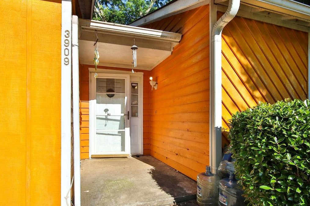 3909 Creek Ct, Stone Mountain, GA 30083-7005