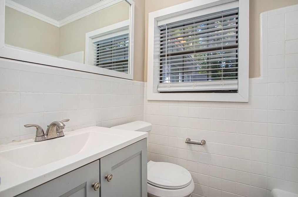 3440 Lark Ln, Decatur GA 30032-2564 exterior