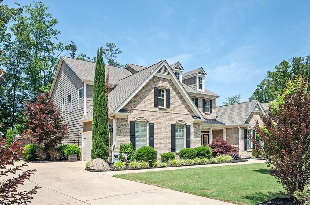 1945 Heatherbrooke Ln Nw, Acworth, GA 30101