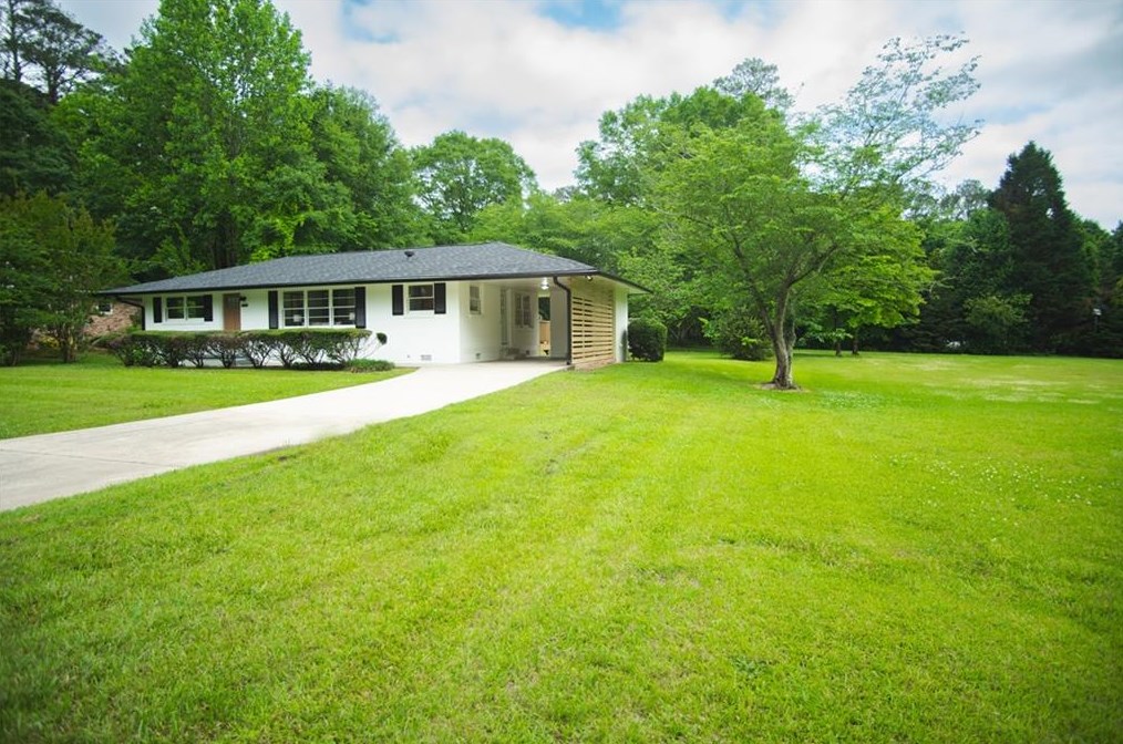 350 Kelly Dr, Fayetteville, GA 30214