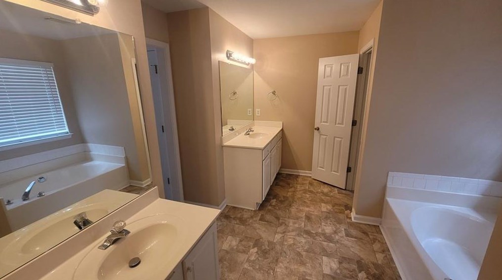 4305 Hamilton Walk Dr, Buford, GA 30519-6271