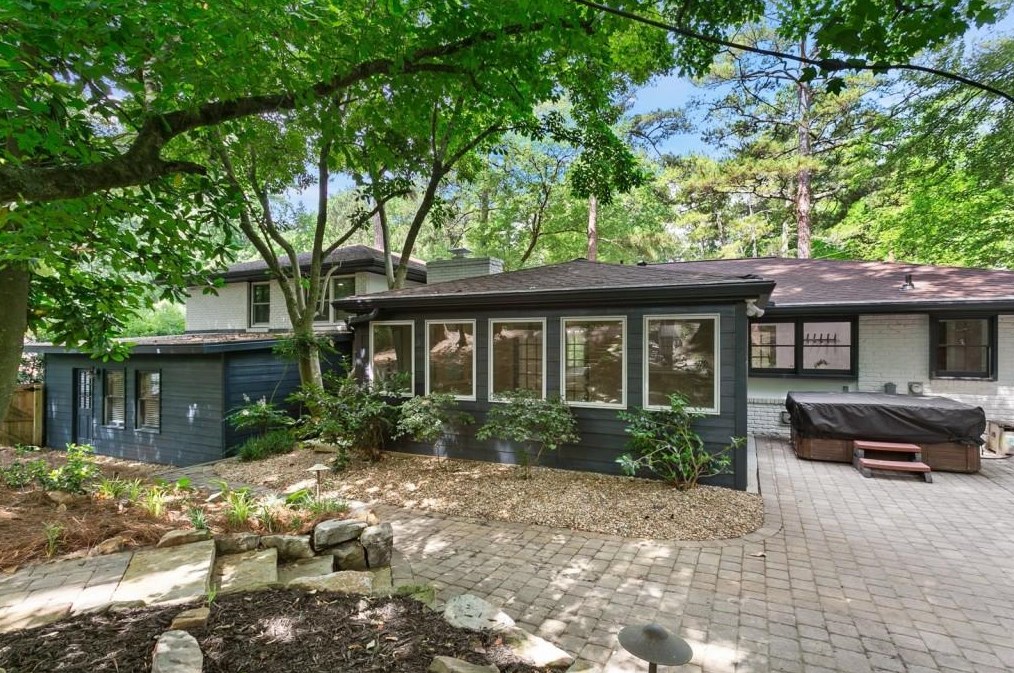 2527 Foster Rdg Ct, Atlanta GA  30345-2011 exterior