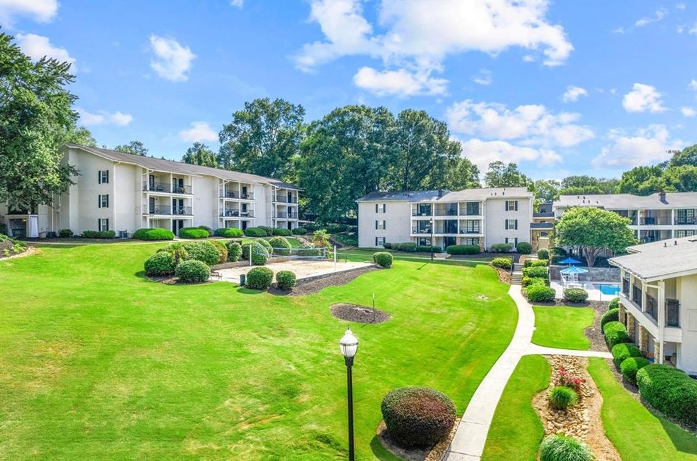 1150 Collier Rd, Atlanta GA  30318-0407 exterior