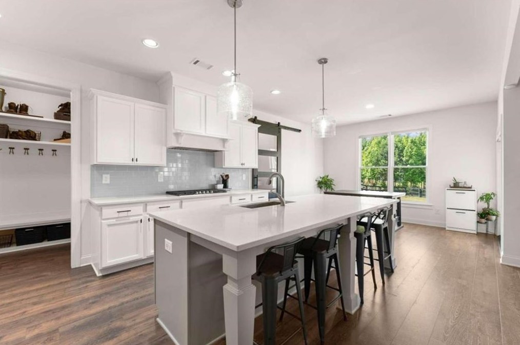 3885 Old Friendship Rd, Buford, GA 30519-5468