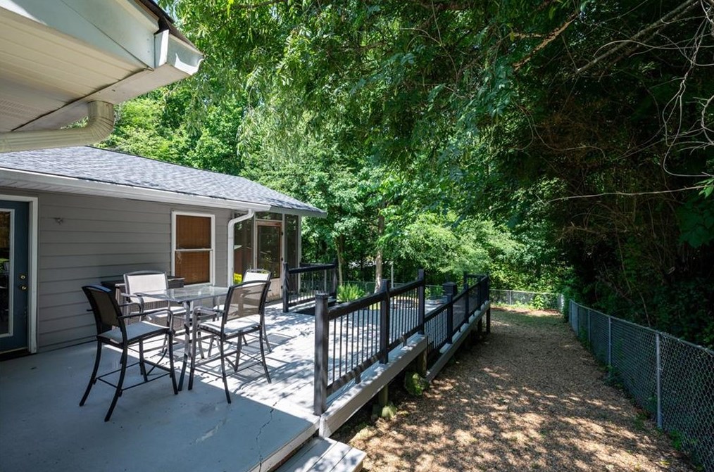 105 Stone Hvn Dr, Calhoun GA 30701-2053 exterior