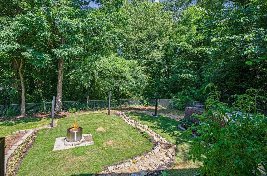 105 Stone Hvn Dr, Calhoun GA 30701-2053 exterior