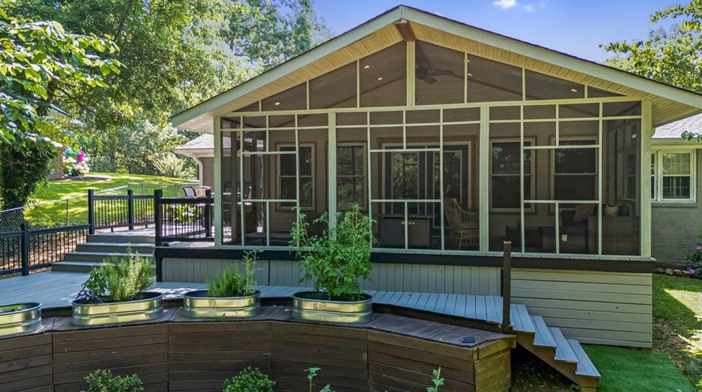 105 Stone Hvn Dr, Calhoun GA 30701-2053 exterior